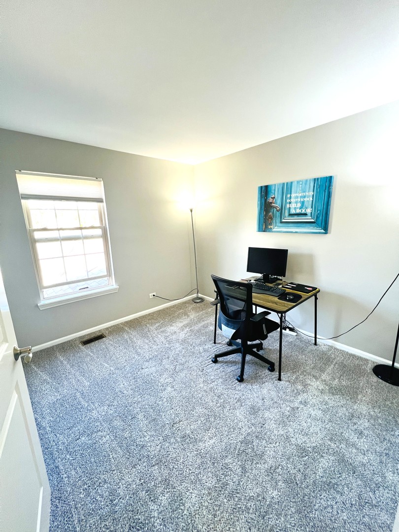 2585 Waterbury Lane, Buffalo Grove, IL 60089