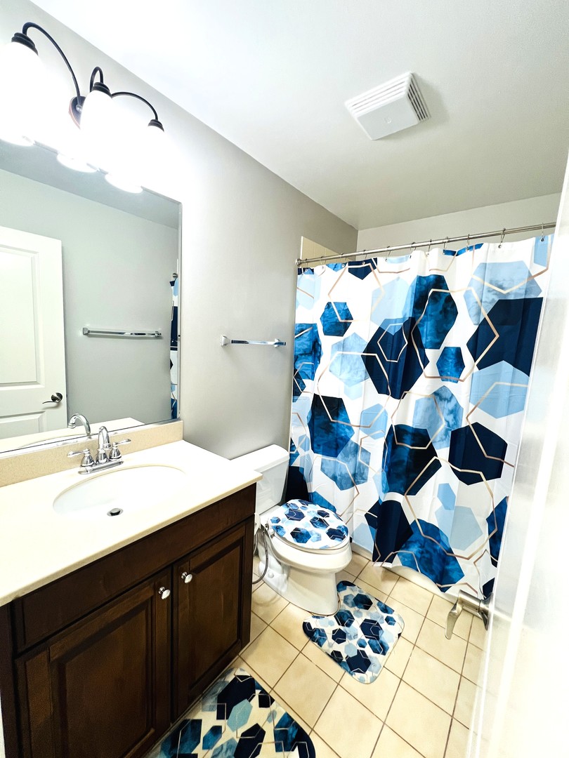 2585 Waterbury Lane, Buffalo Grove, IL 60089