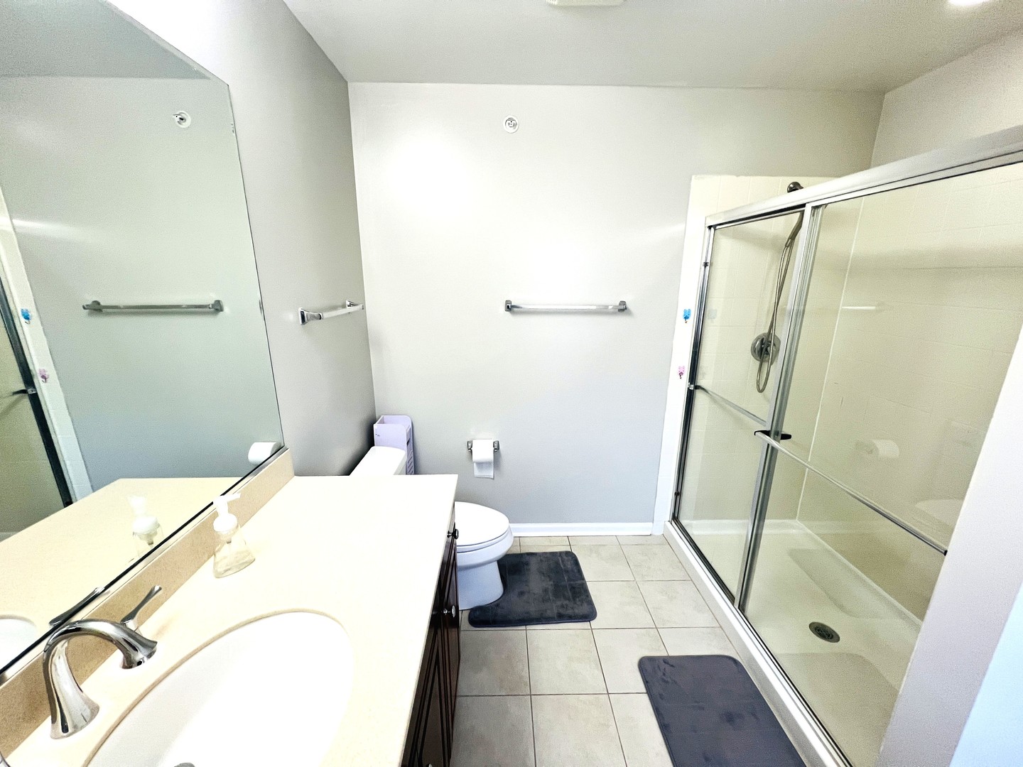 2585 Waterbury Lane, Buffalo Grove, IL 60089