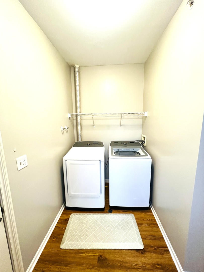 2585 Waterbury Lane, Buffalo Grove, IL 60089