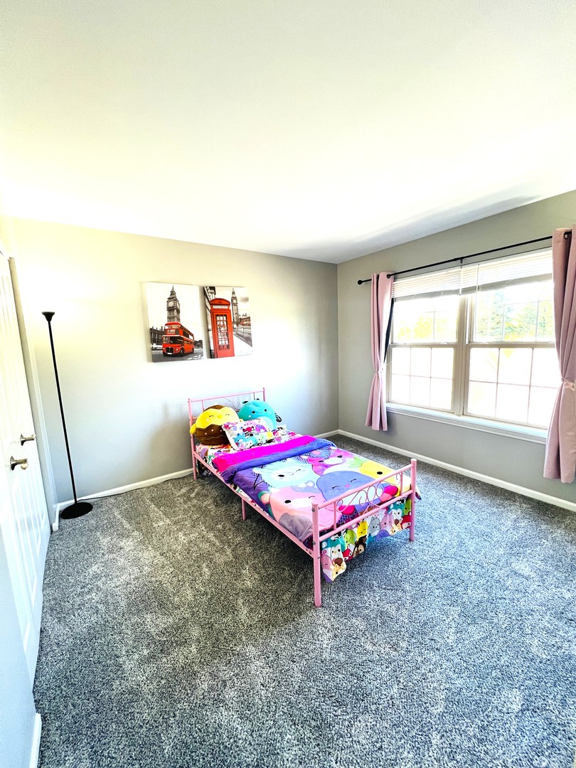 2585 Waterbury Lane, Buffalo Grove, IL 60089