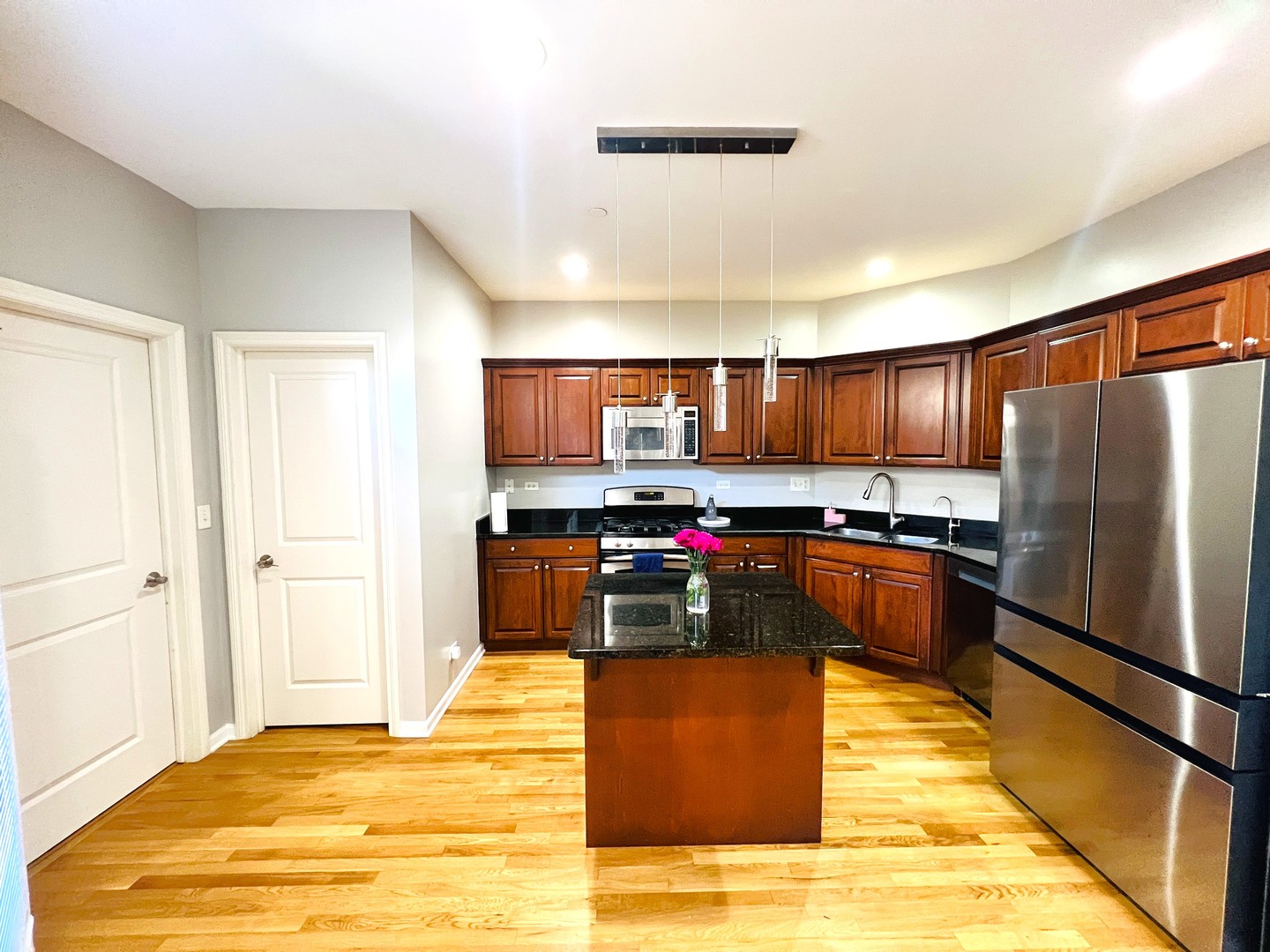 2585 Waterbury Lane, Buffalo Grove, IL 60089