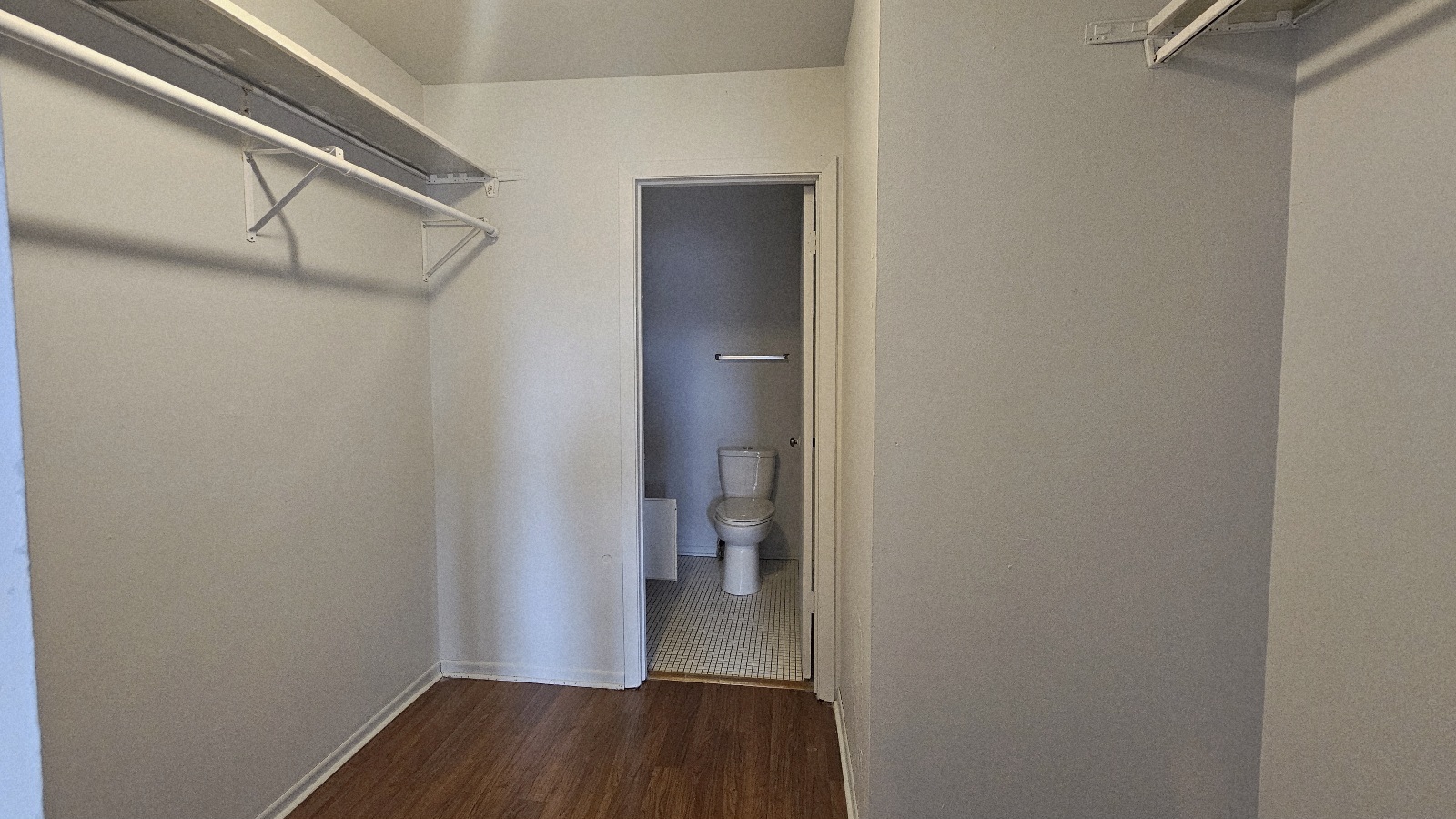 155 W Elk Trail #354, Carol Stream, IL 60188