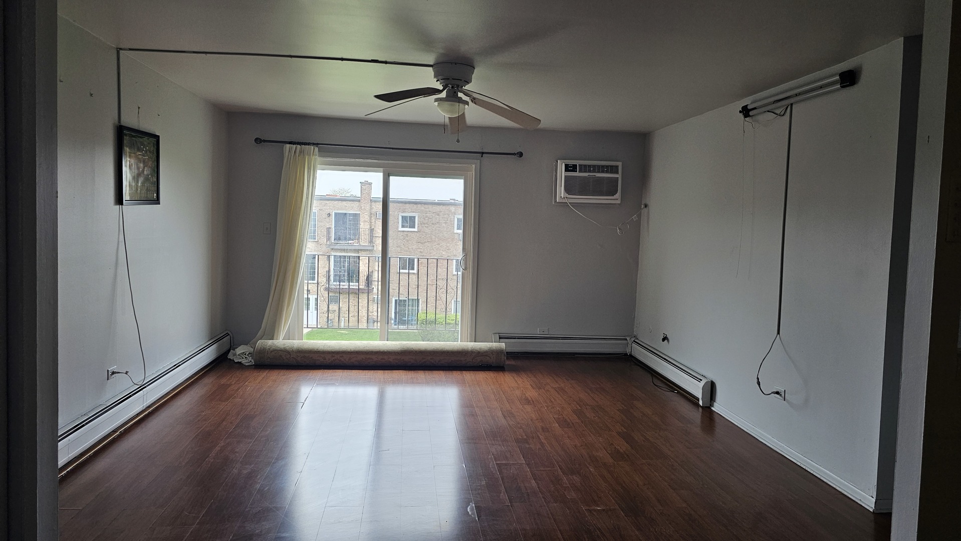 155 W Elk Trail #354, Carol Stream, IL 60188