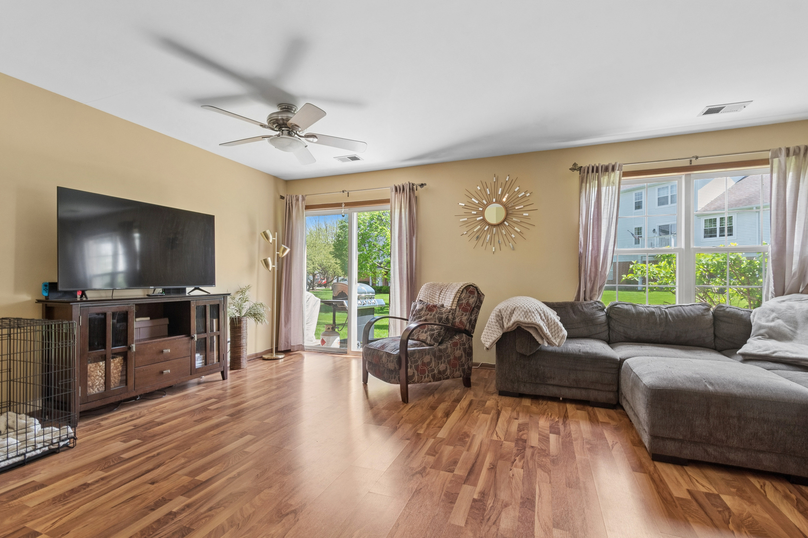 261 Ashbury Lane, Roselle, IL 60172