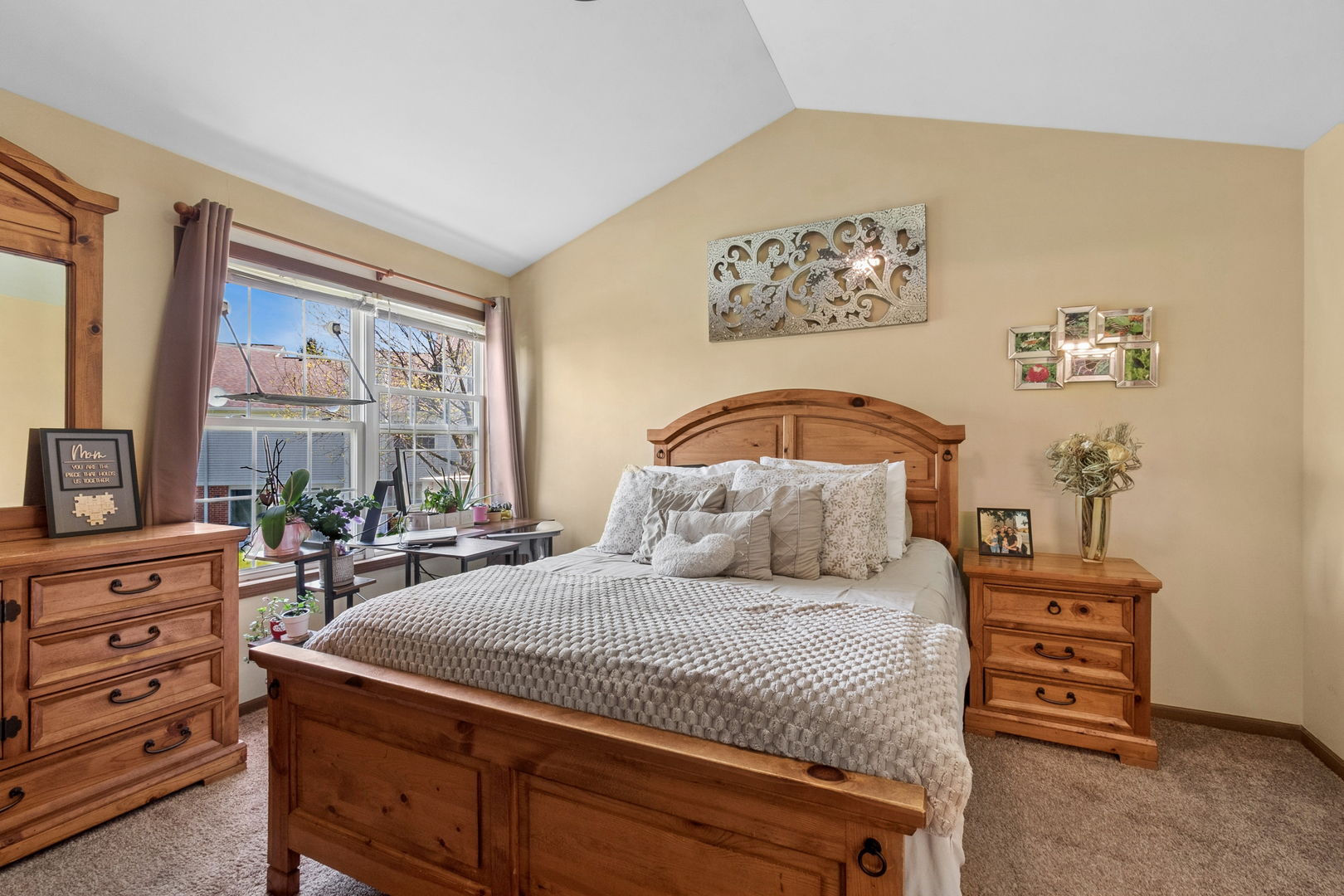 261 Ashbury Lane, Roselle, IL 60172