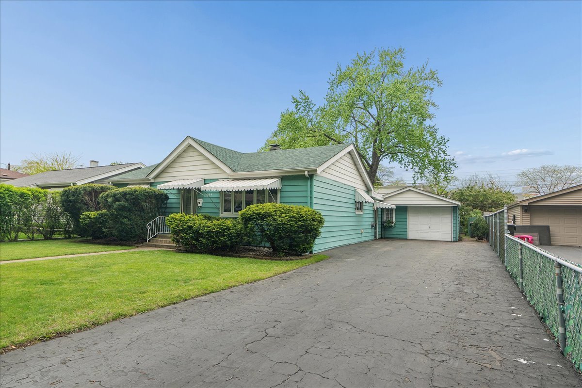 11024 Oxford Avenue, Chicago Ridge, IL 60415
