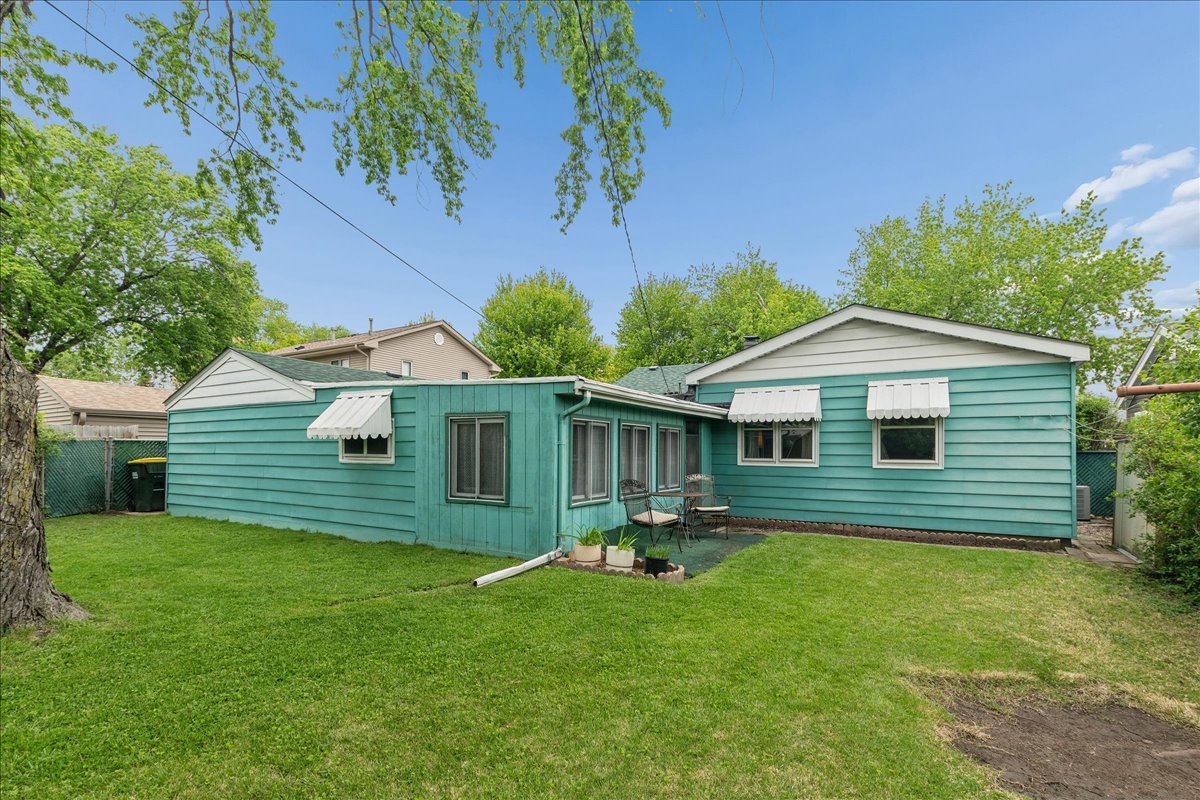 11024 Oxford Avenue, Chicago Ridge, IL 60415