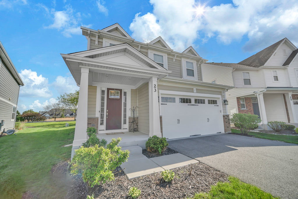 23 Commons Circle, Hawthorn Woods, IL 60047