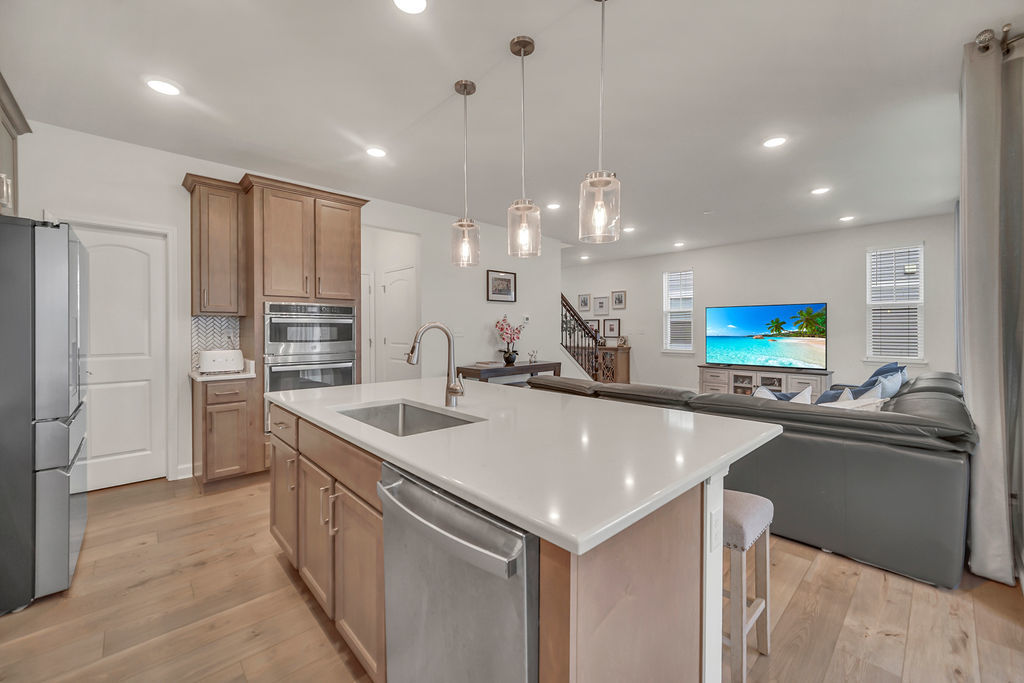 23 Commons Circle, Hawthorn Woods, IL 60047
