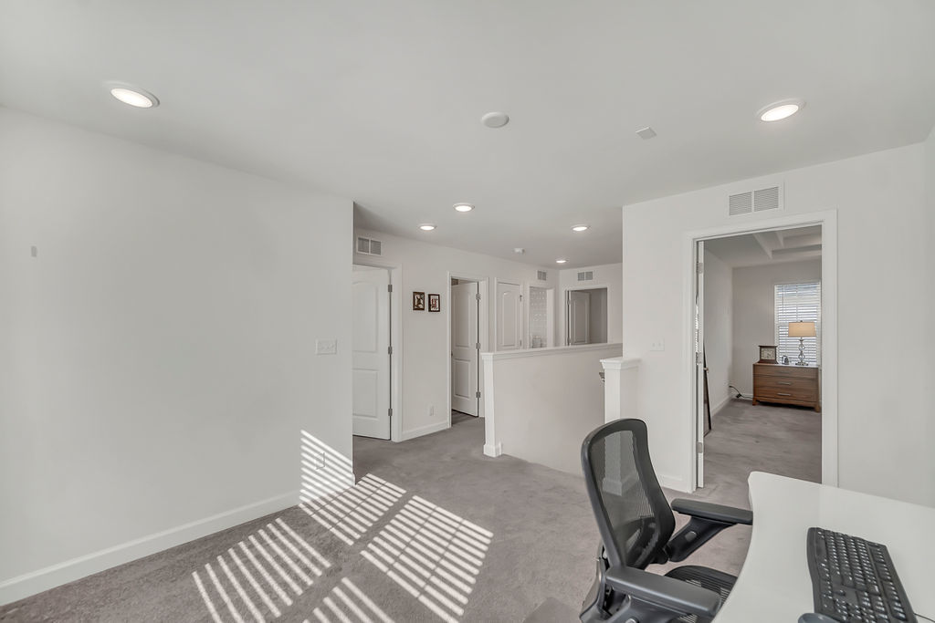 23 Commons Circle, Hawthorn Woods, IL 60047