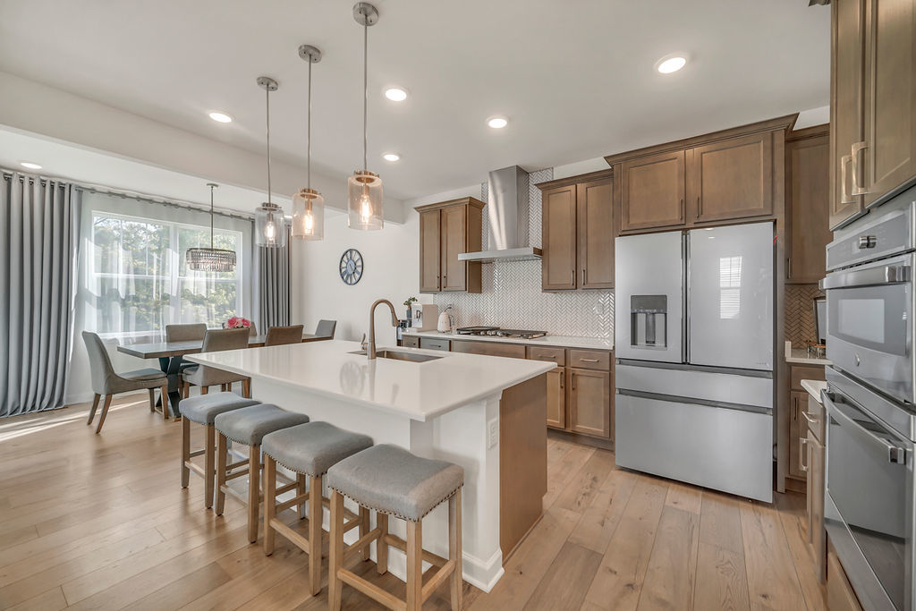 23 Commons Circle, Hawthorn Woods, IL 60047