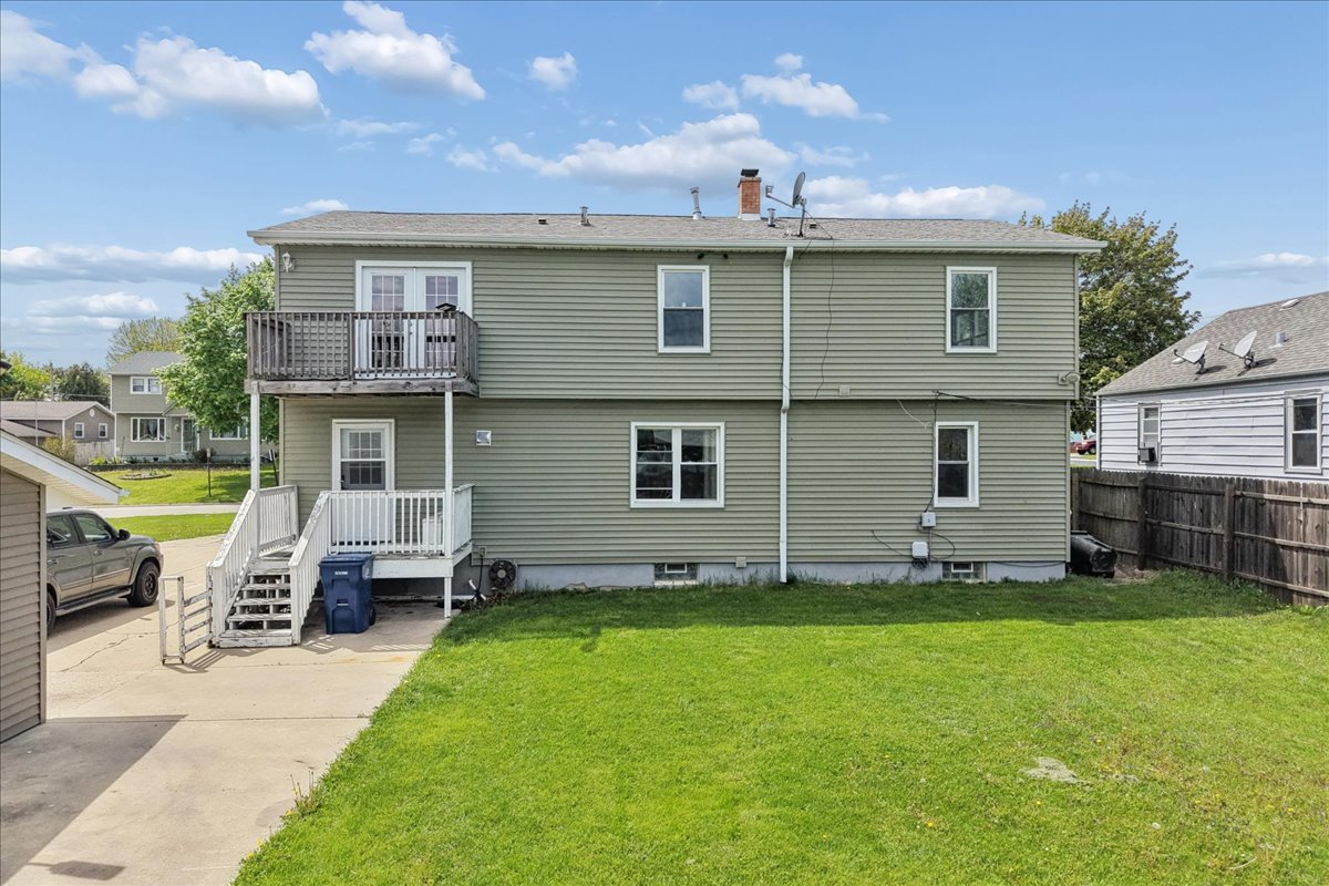 29 N Metropolitan Avenue, Waukegan, IL 60085