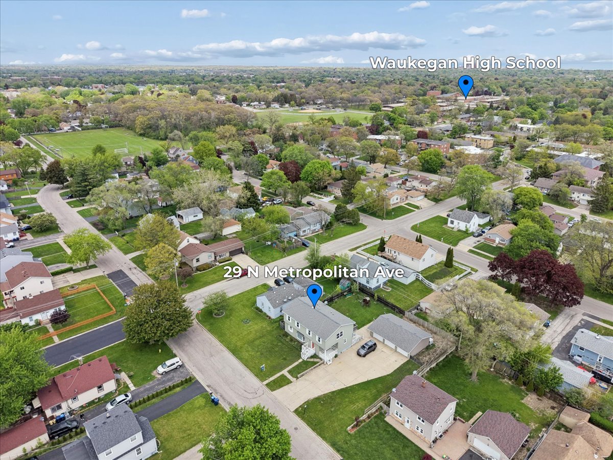 29 N Metropolitan Avenue, Waukegan, IL 60085