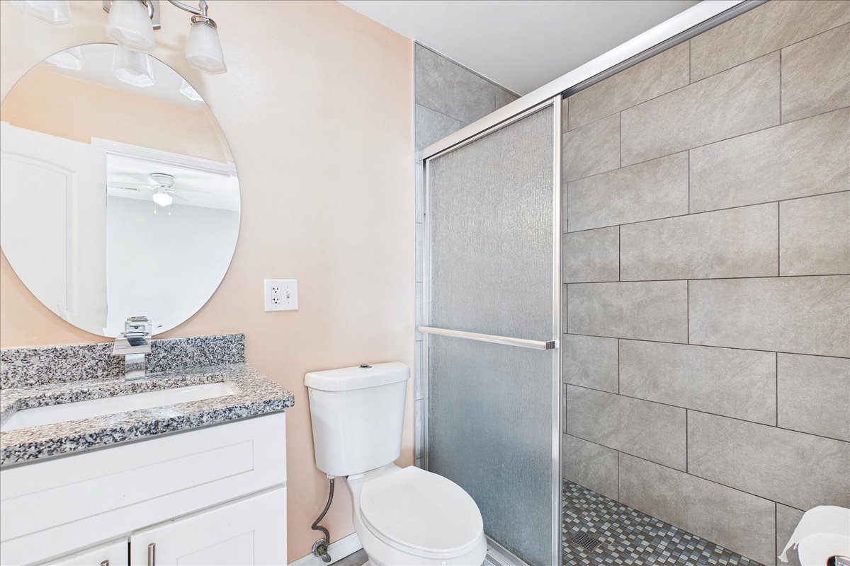 29 N Metropolitan Avenue, Waukegan, IL 60085