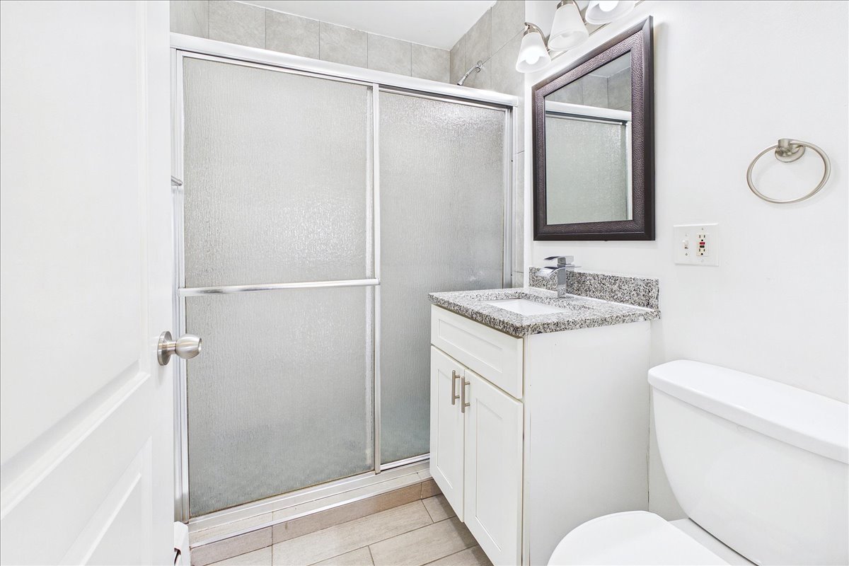 29 N Metropolitan Avenue, Waukegan, IL 60085