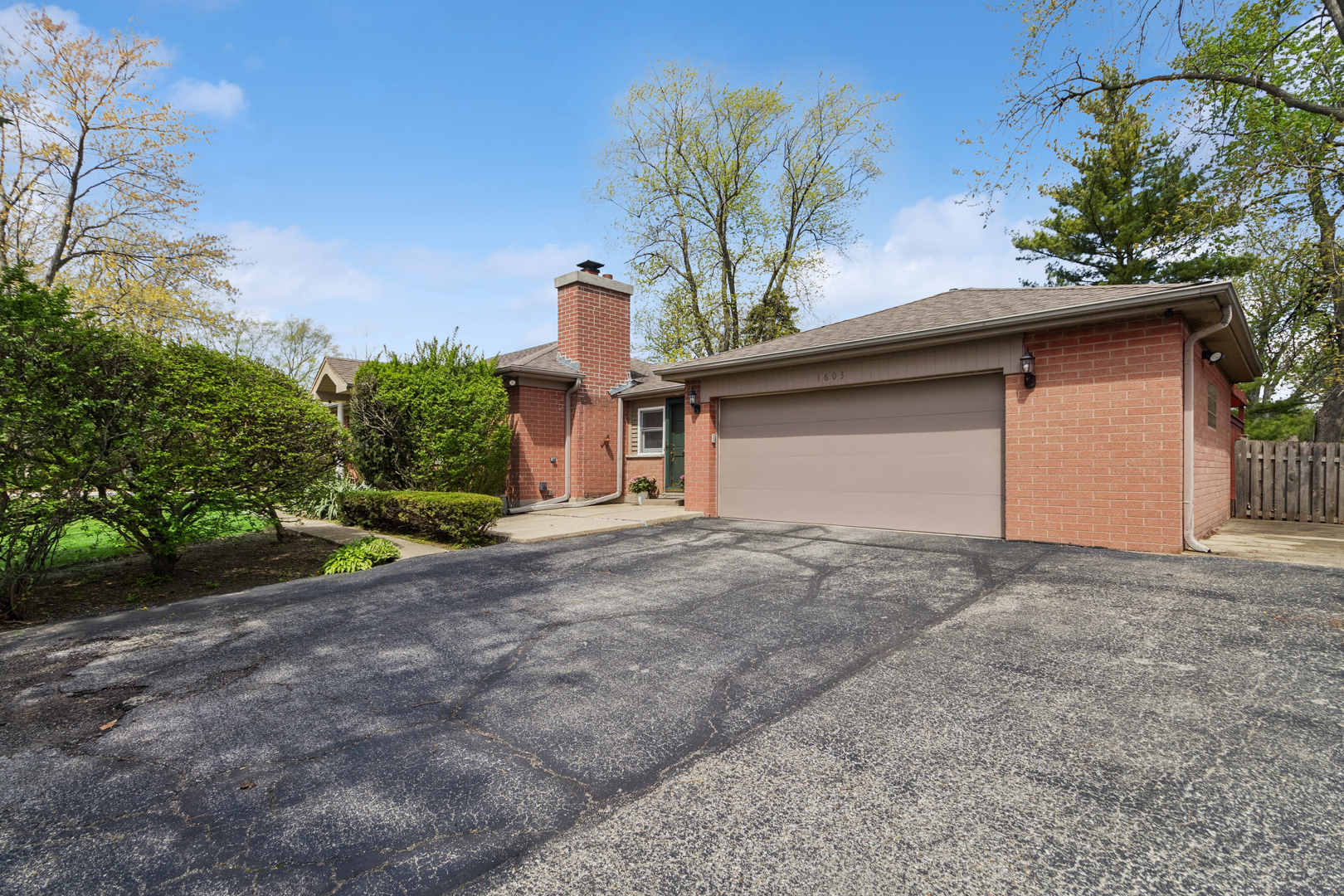 1603 N Evergreen Avenue, Arlington Heights, IL 60004