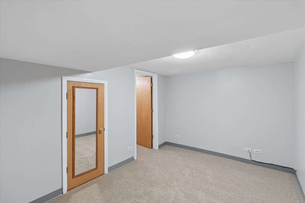 1603 N Evergreen Avenue, Arlington Heights, IL 60004