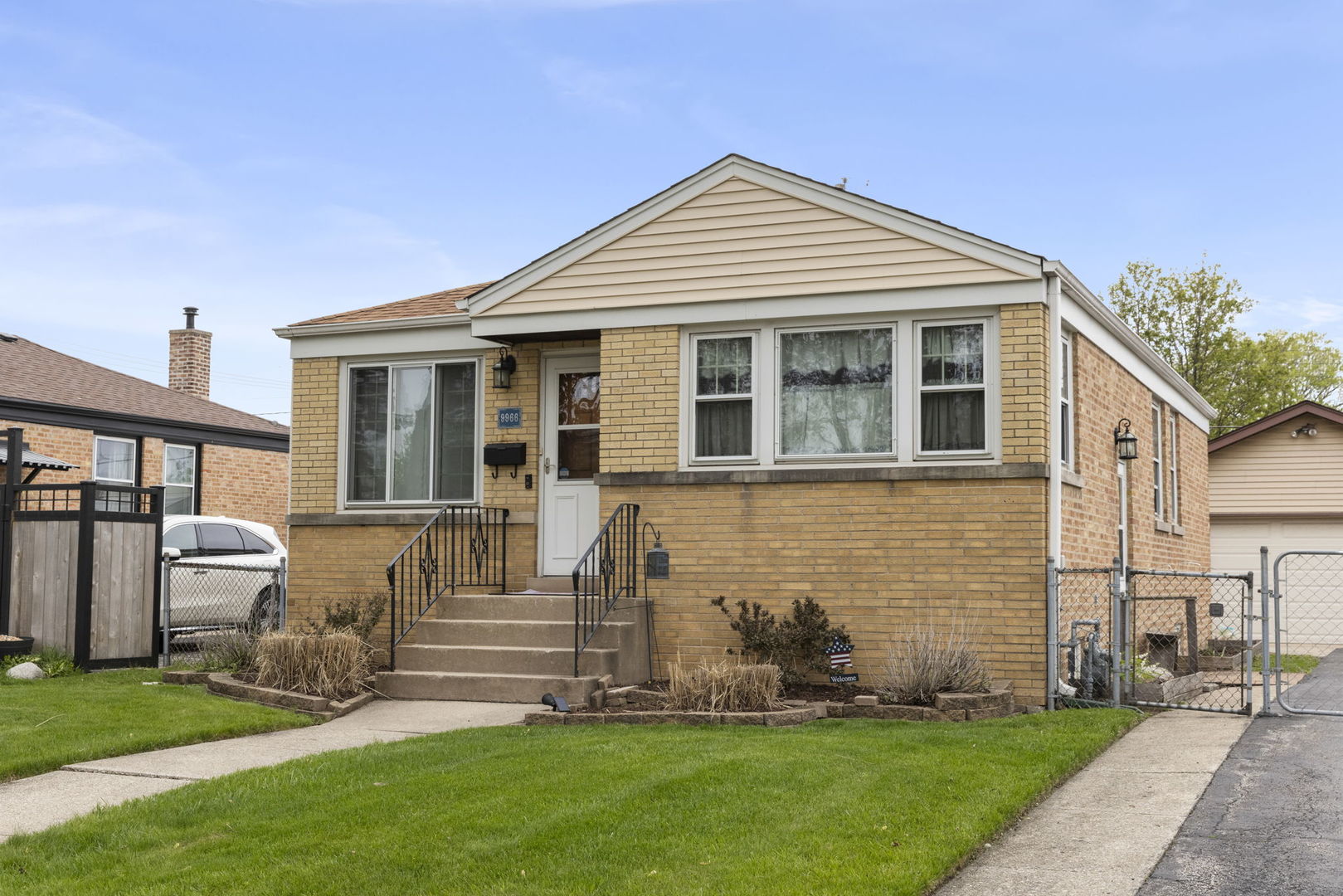 9966 Montrose Avenue, Schiller Park, IL 60176