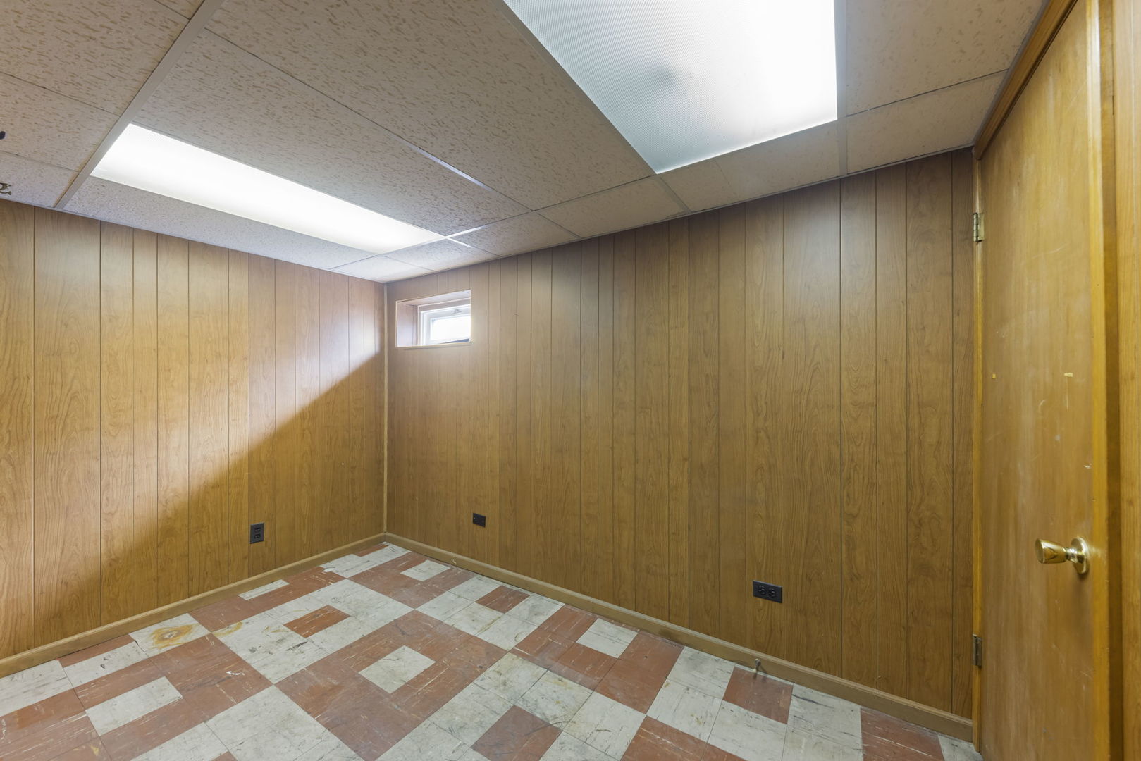 9966 Montrose Avenue, Schiller Park, IL 60176