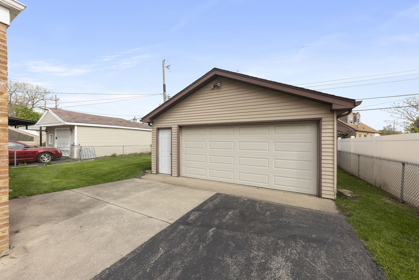 9966 Montrose Avenue, Schiller Park, IL 60176