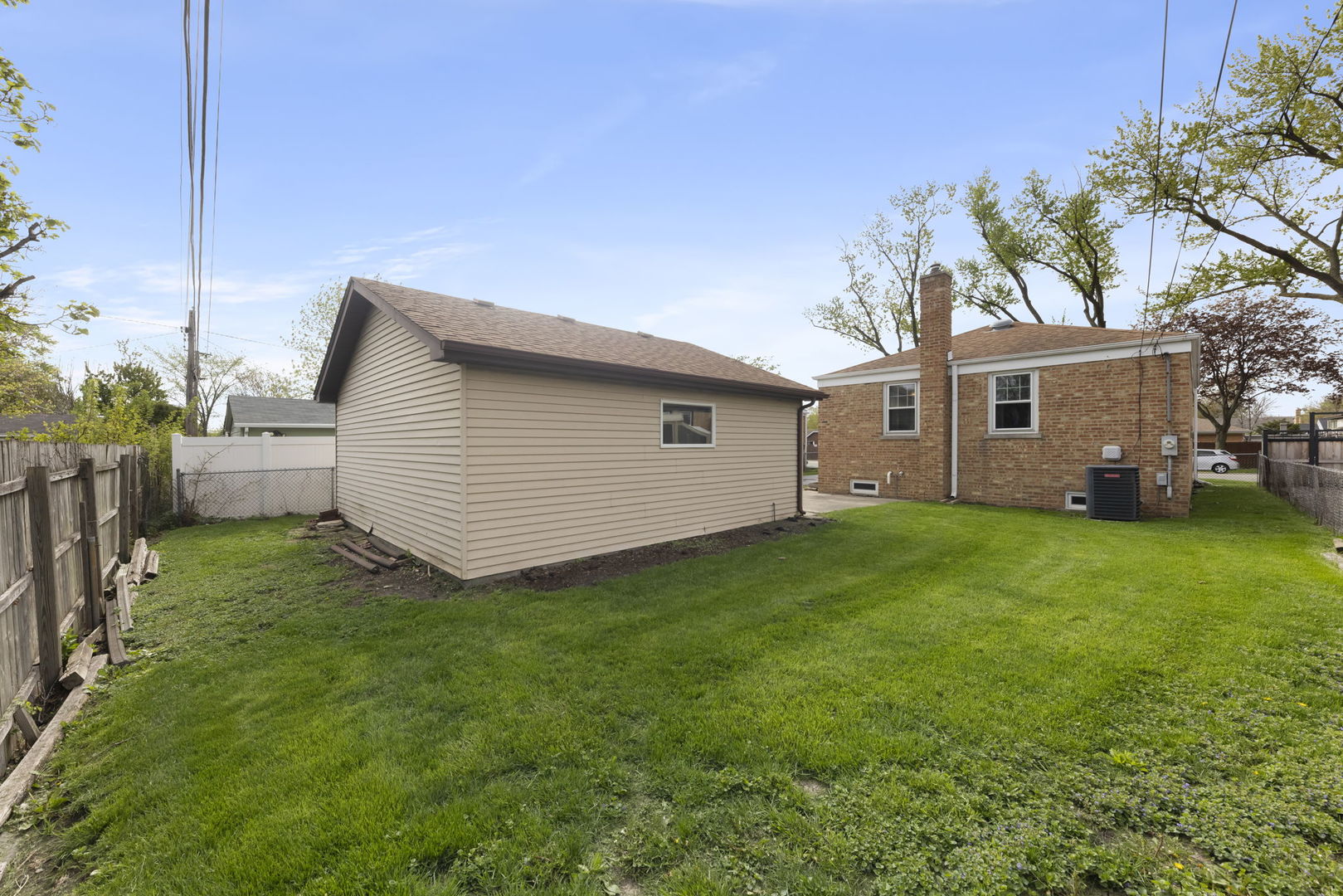 9966 Montrose Avenue, Schiller Park, IL 60176