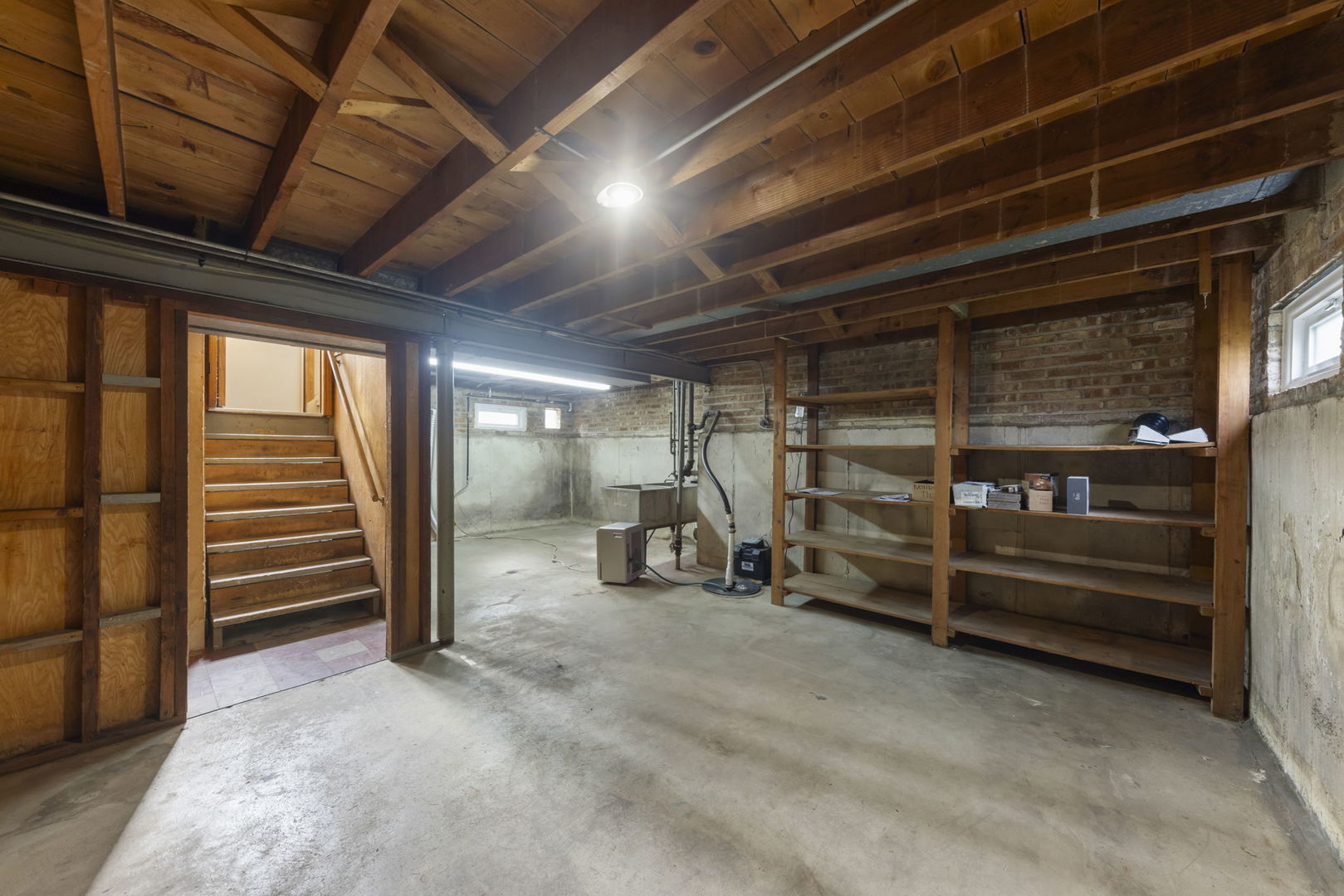 9966 Montrose Avenue, Schiller Park, IL 60176