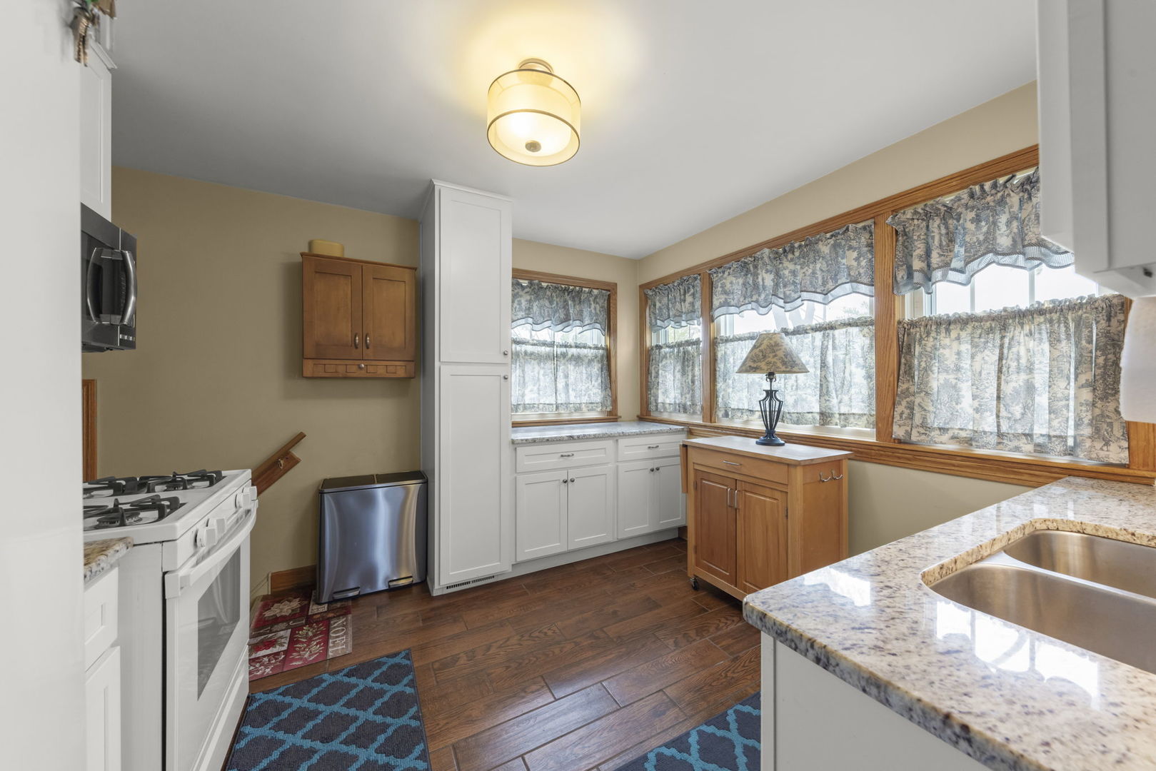 9966 Montrose Avenue, Schiller Park, IL 60176