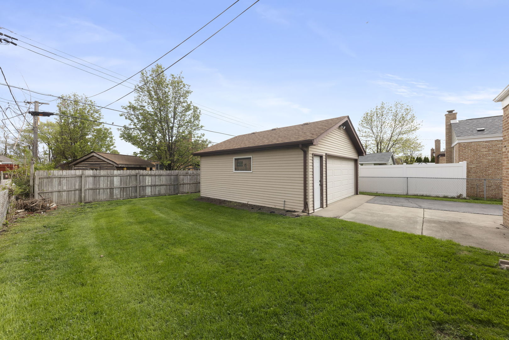 9966 Montrose Avenue, Schiller Park, IL 60176