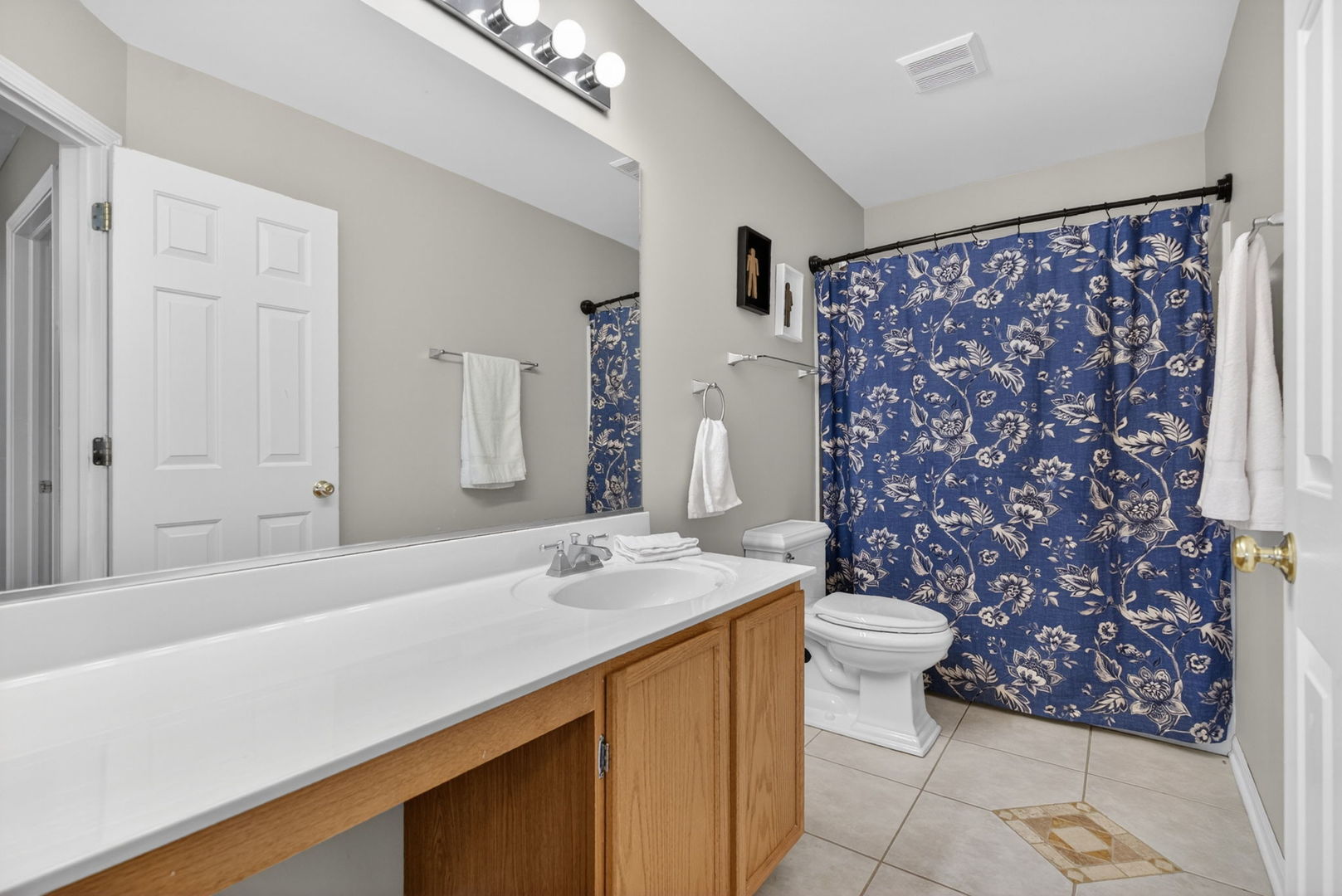 1155 S Wabena Avenue, Minooka, IL 60447