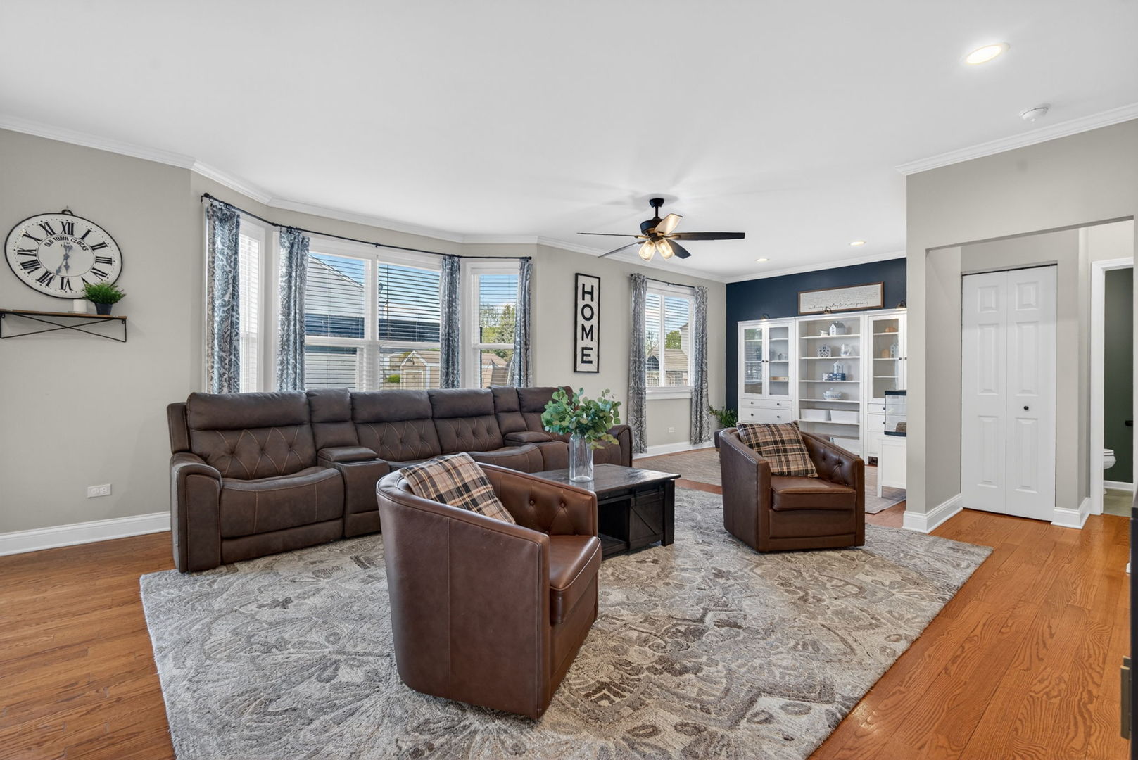 1155 S Wabena Avenue, Minooka, IL 60447