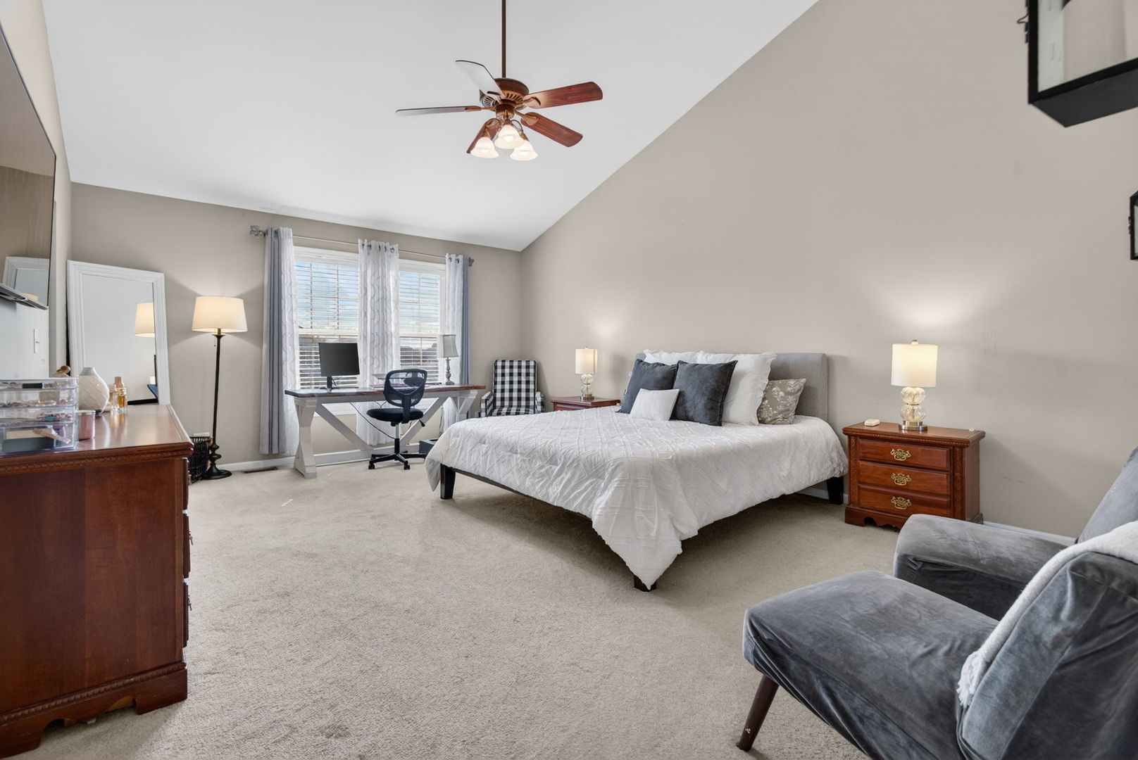 1155 S Wabena Avenue, Minooka, IL 60447