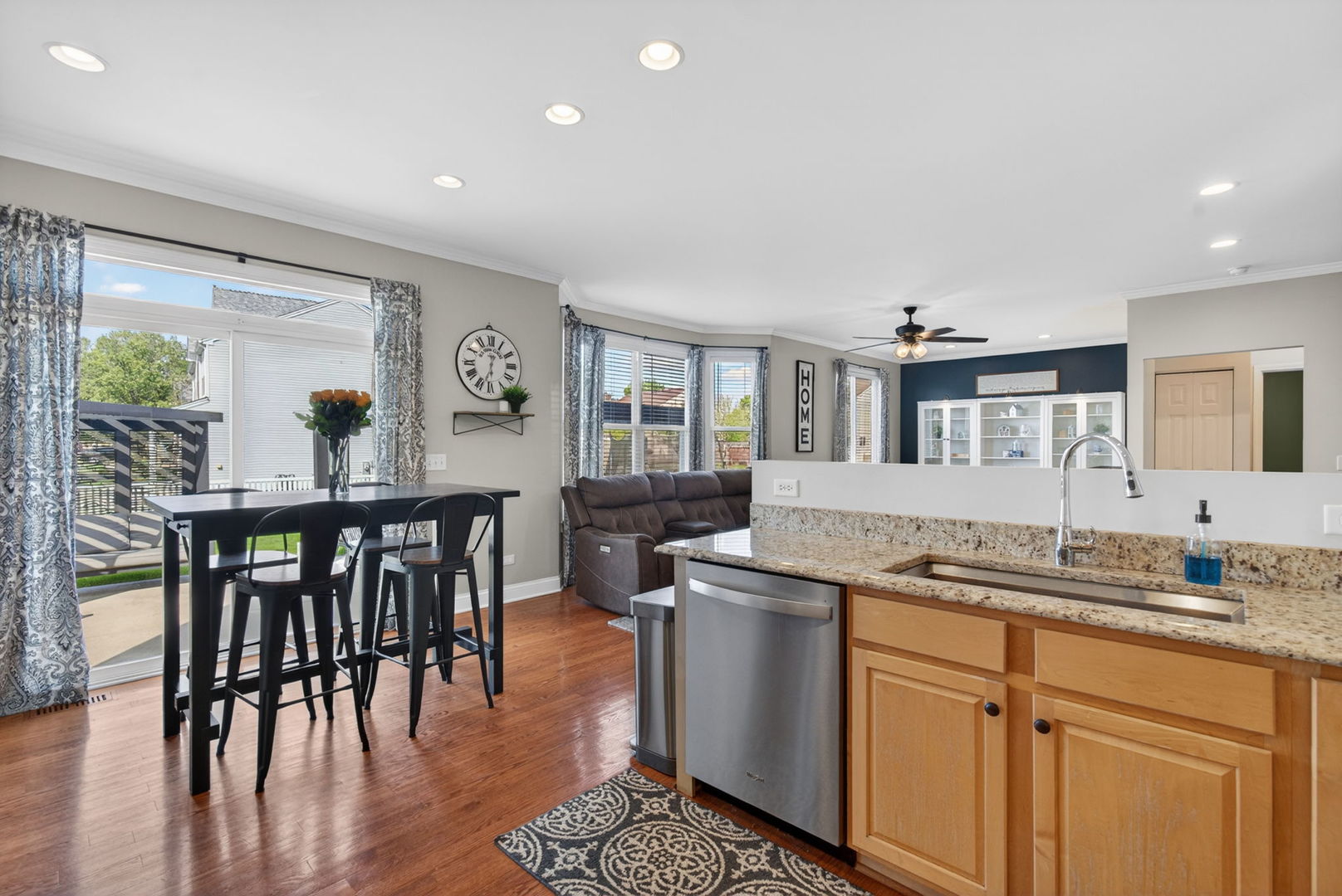 1155 S Wabena Avenue, Minooka, IL 60447