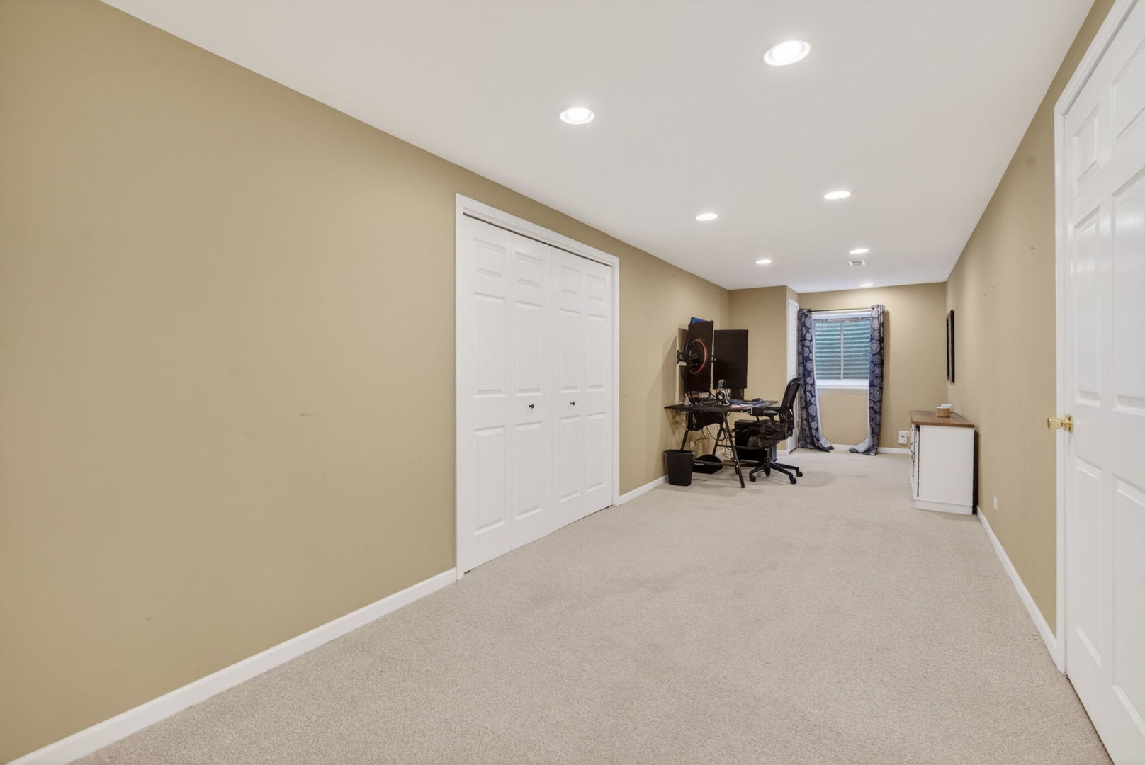 1155 S Wabena Avenue, Minooka, IL 60447