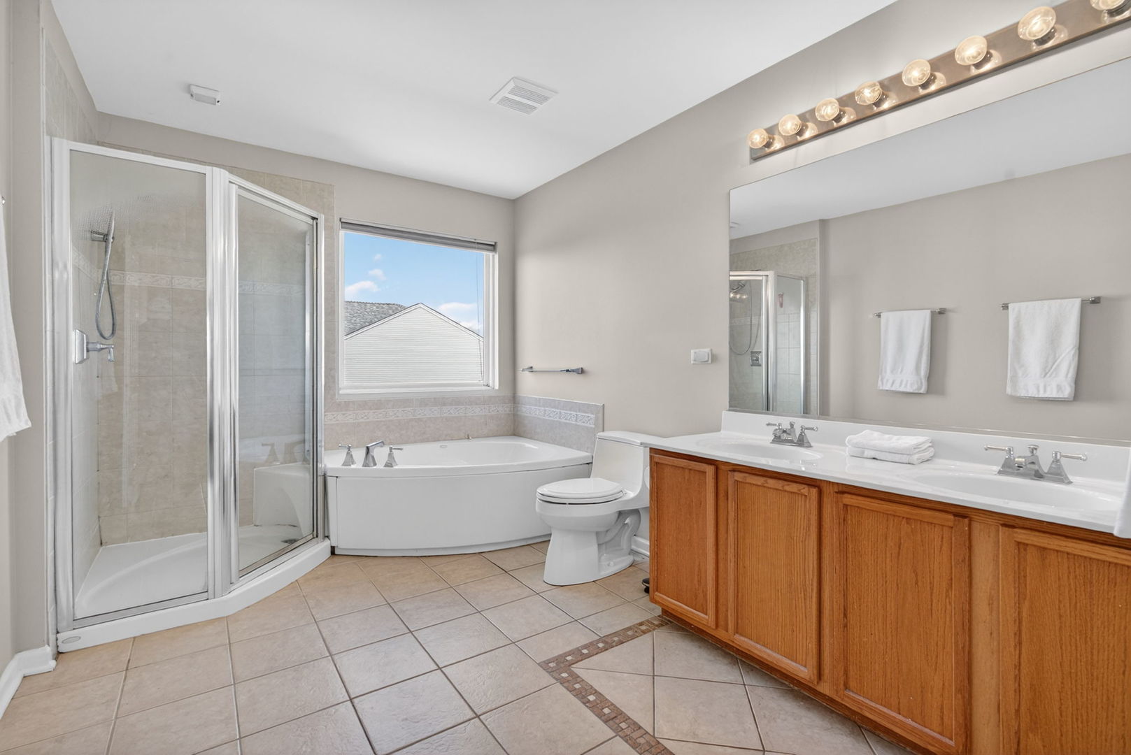 1155 S Wabena Avenue, Minooka, IL 60447