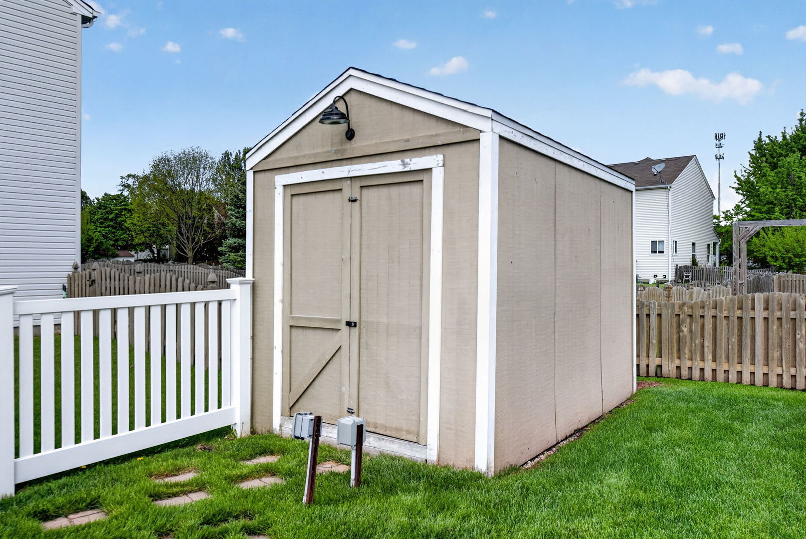 1155 S Wabena Avenue, Minooka, IL 60447