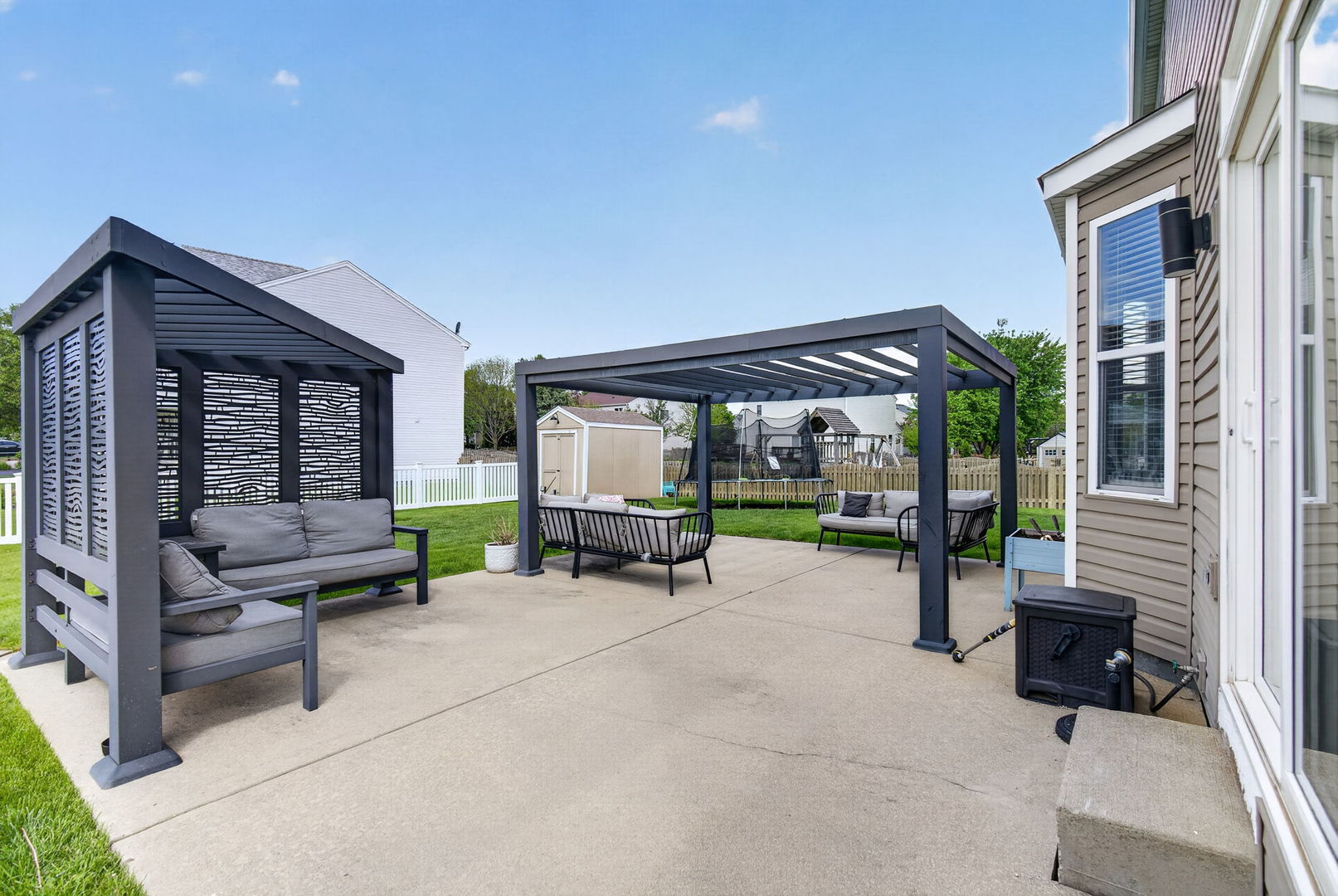 1155 S Wabena Avenue, Minooka, IL 60447