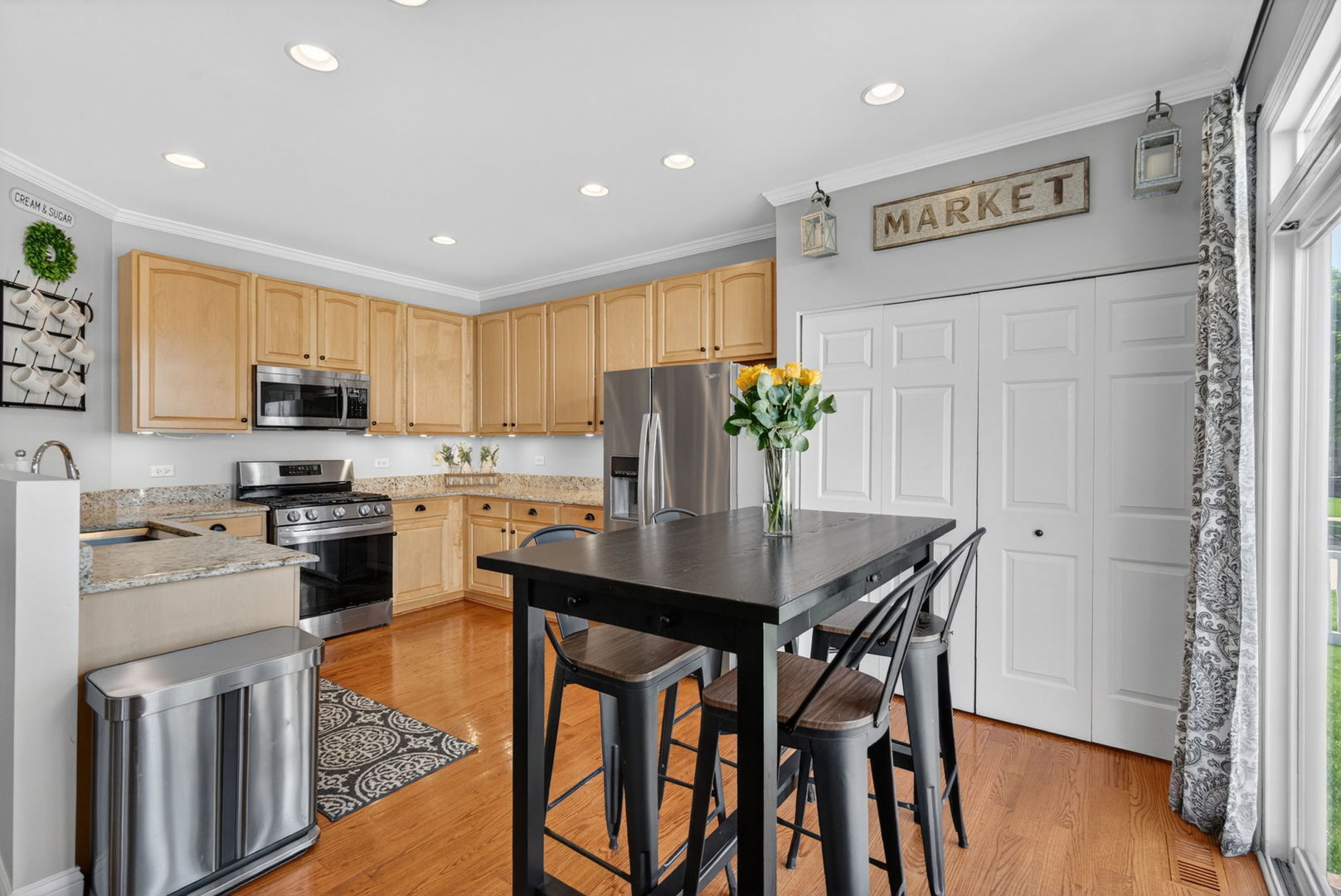 1155 S Wabena Avenue, Minooka, IL 60447