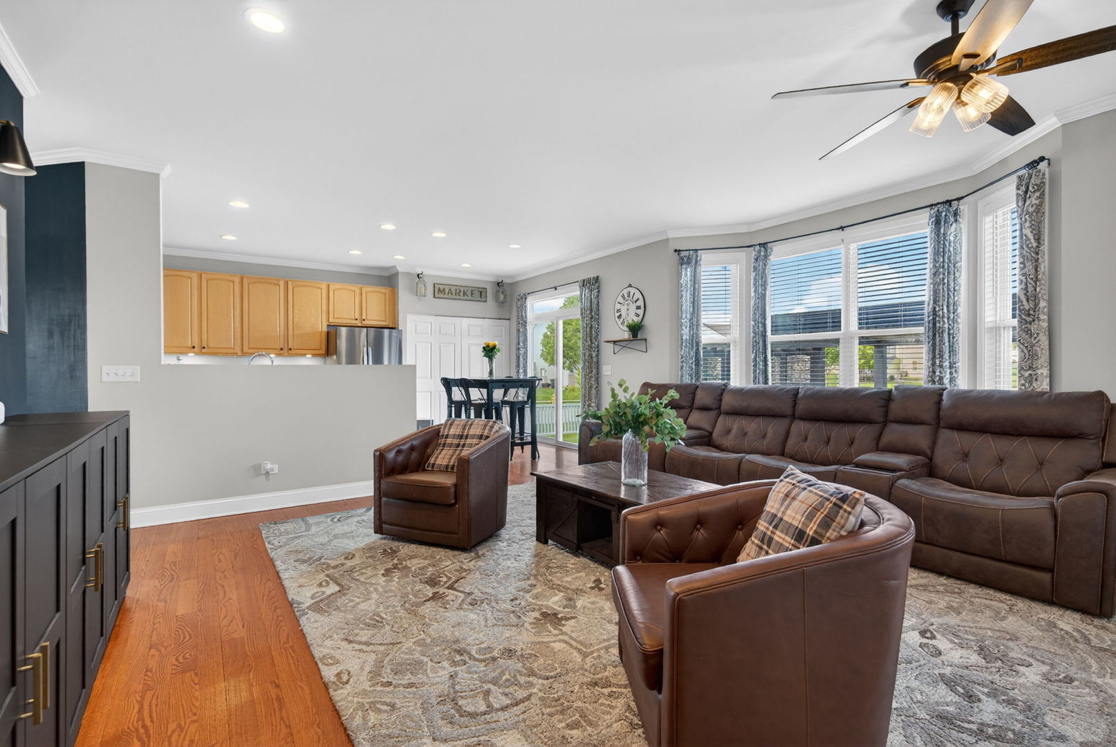 1155 S Wabena Avenue, Minooka, IL 60447