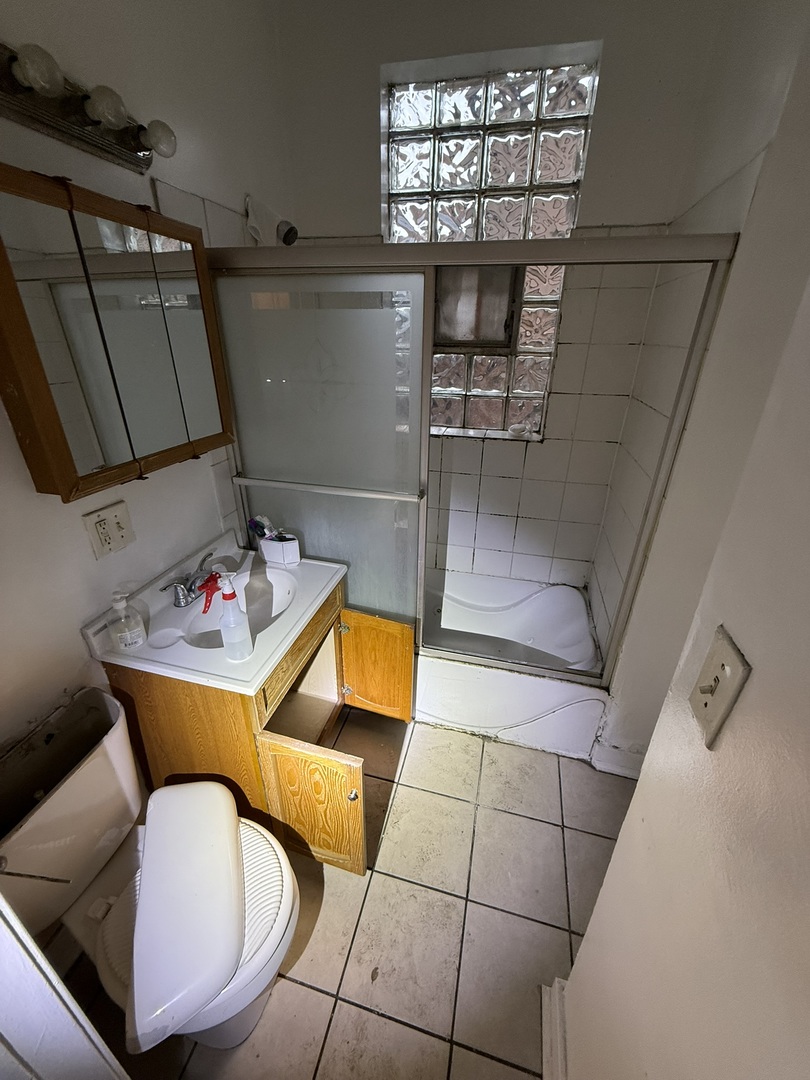 6624 S Marquette Road, Chicago, IL 60637