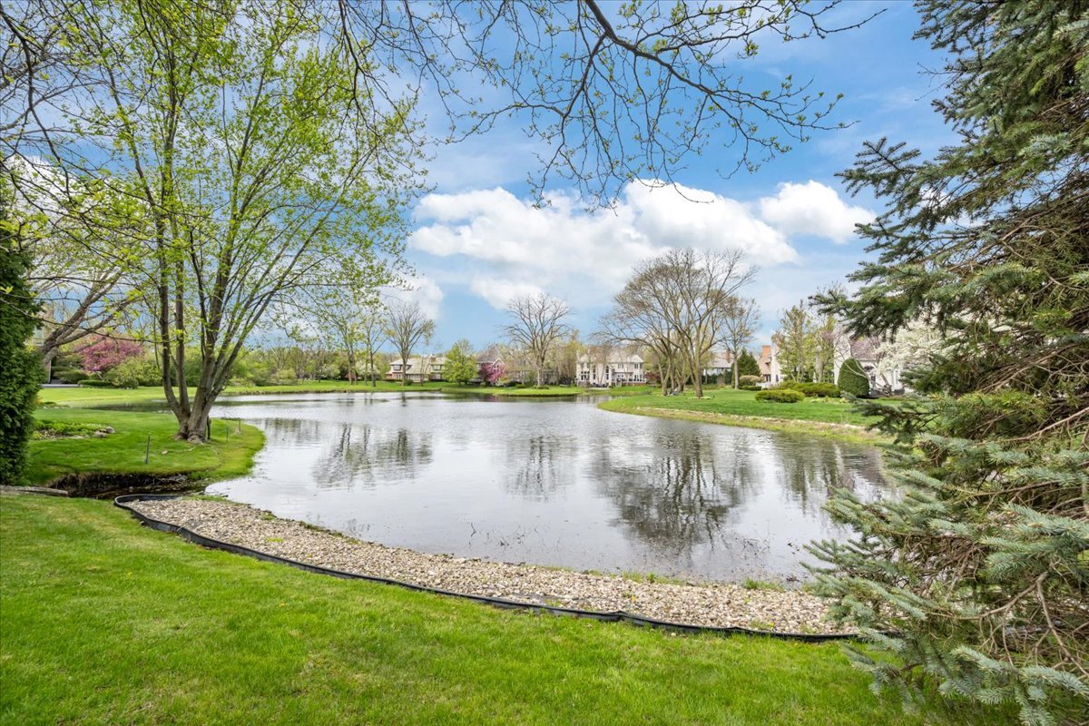 1280 Fiore Drive, Lake Forest, IL 60045