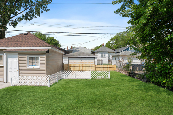 7948 S Colfax Avenue, Chicago, IL 60649
