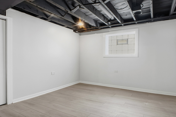 7948 S Colfax Avenue, Chicago, IL 60649