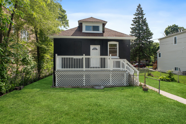 7948 S Colfax Avenue, Chicago, IL 60649