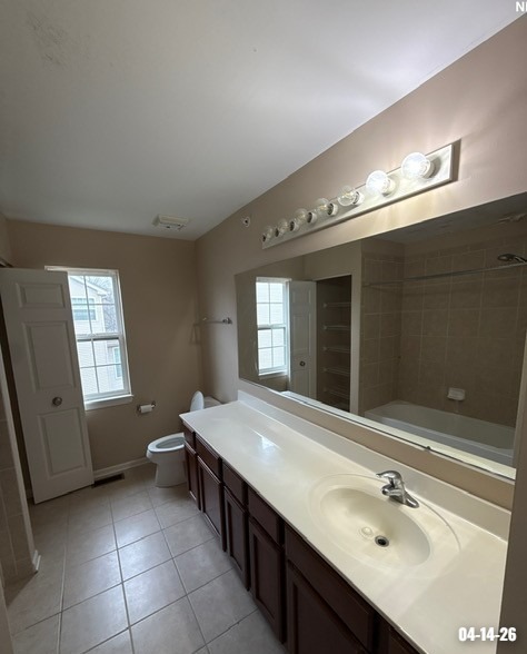 5650 BRENTWOOD Drive, Hoffman Estates, IL 60192