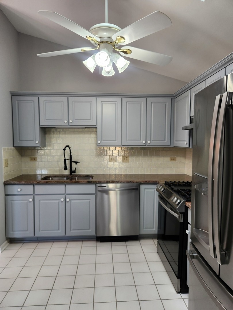 2753 S Cedar Glen Drive, Arlington Heights, IL 60005