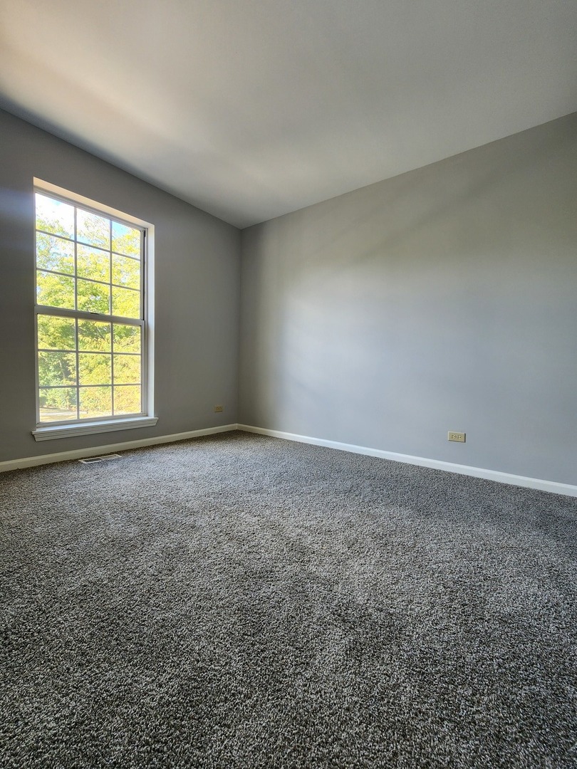 2753 S Cedar Glen Drive, Arlington Heights, IL 60005