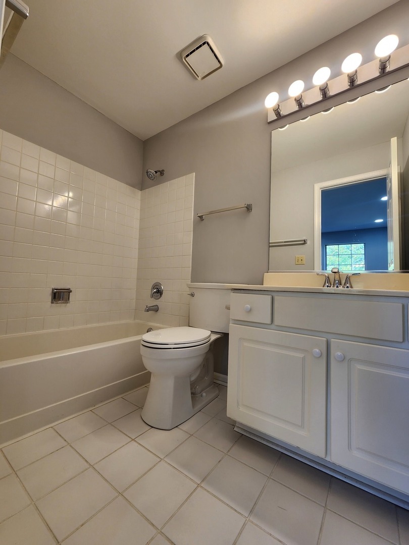 2753 S Cedar Glen Drive, Arlington Heights, IL 60005