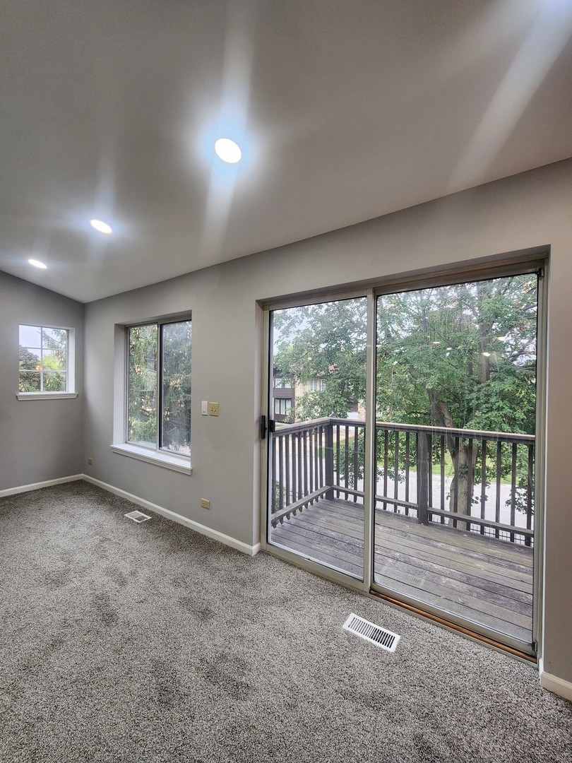 2753 S Cedar Glen Drive, Arlington Heights, IL 60005