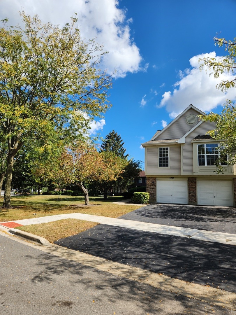 2753 S Cedar Glen Drive, Arlington Heights, IL 60005